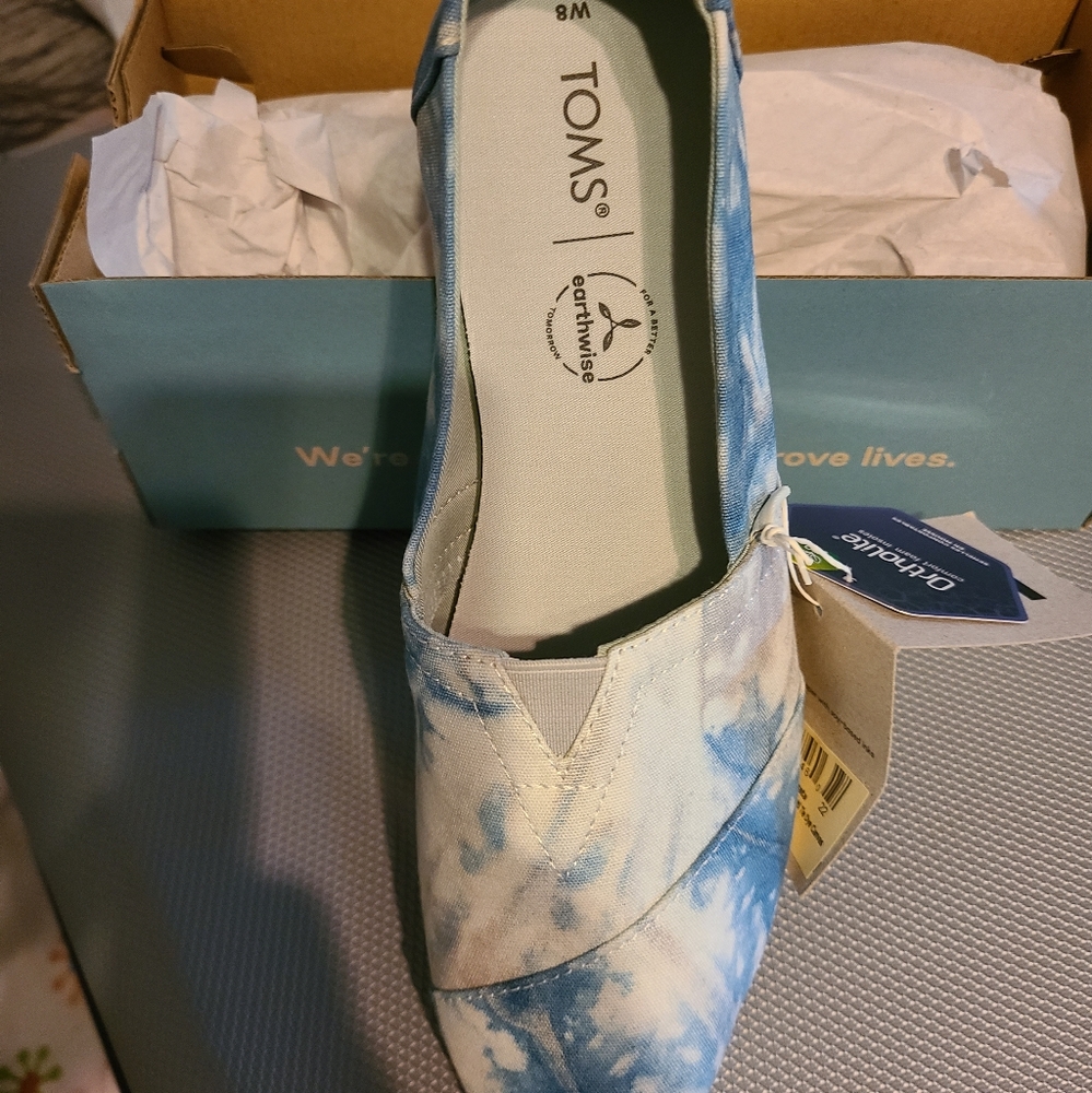 Blue tiedye Toms